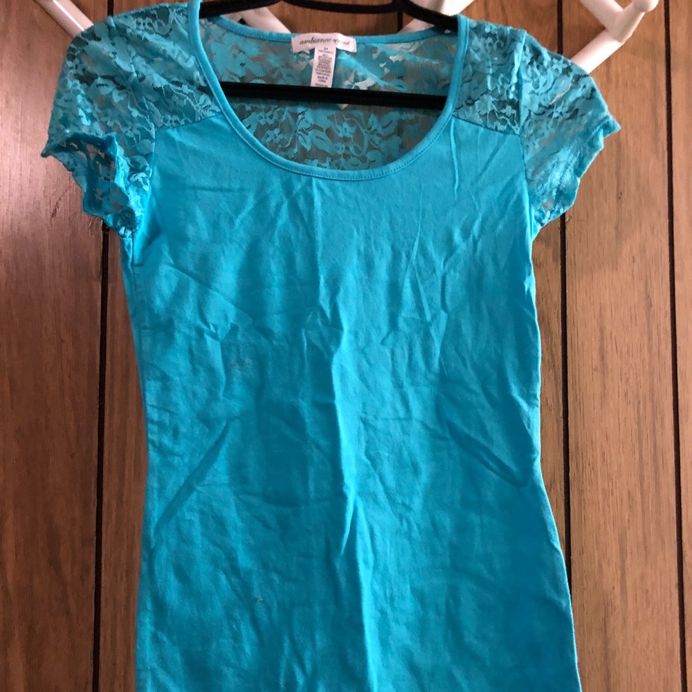 New without tags turquoise lace shirt